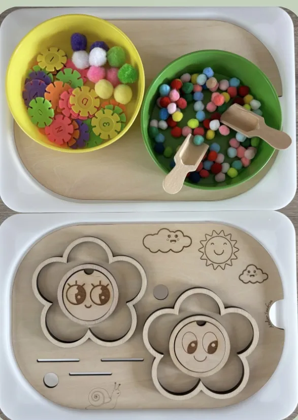 Insert sensoriel en bois - 2 marguerites