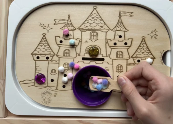 Insert sensoriel en bois - le monde des princesses