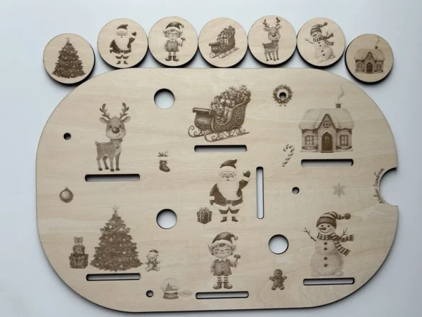 Insert sensoriel en bois décor de noël association visuelle - avec ses jetons en bois alignés en haut