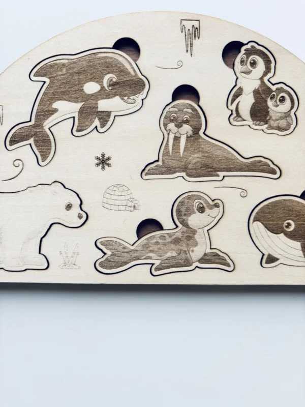 Zoom Puzzle en bois - Les animaux arctiques avec des détails gravés (igloo,flocon...)