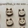 Zoom Tableau éducatif en bois - Mes émotions "chat"