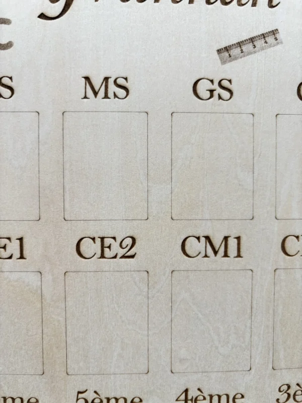 Cadre souvenirs de classe en bois – De la maternelle au collège