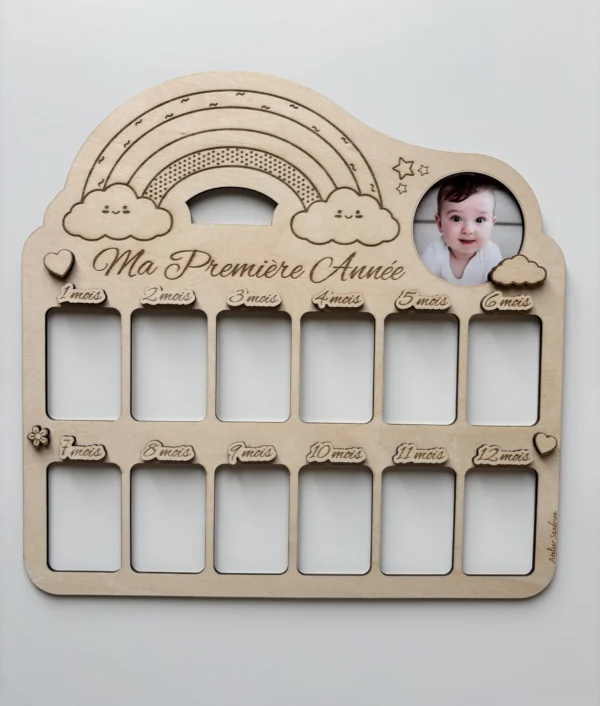 Cadre photos en bois - Ma première année - emplacement pour 12 photos et celle de l'enfant