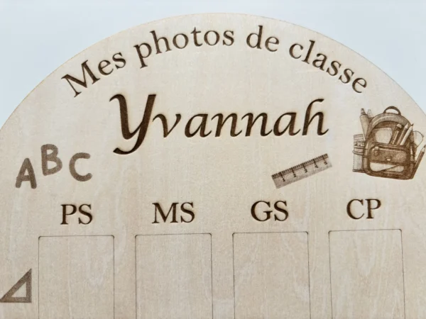 Cadre souvenirs de classe en bois – De la maternelle au collège