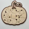 Puzzle en bois en forme de citrouille Halloween - les formes