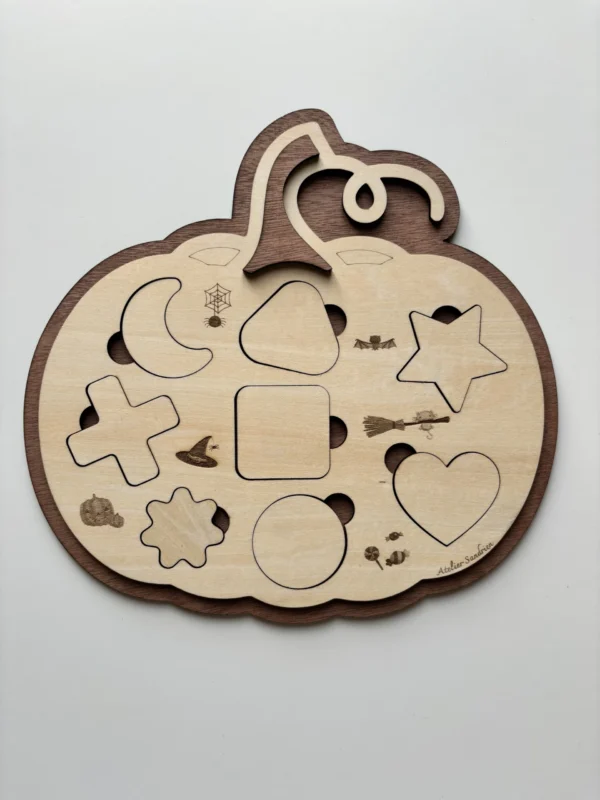 Puzzle en bois en forme de citrouille Halloween - les formes