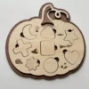 Puzzle en bois en forme de citrouille Halloween - les formes