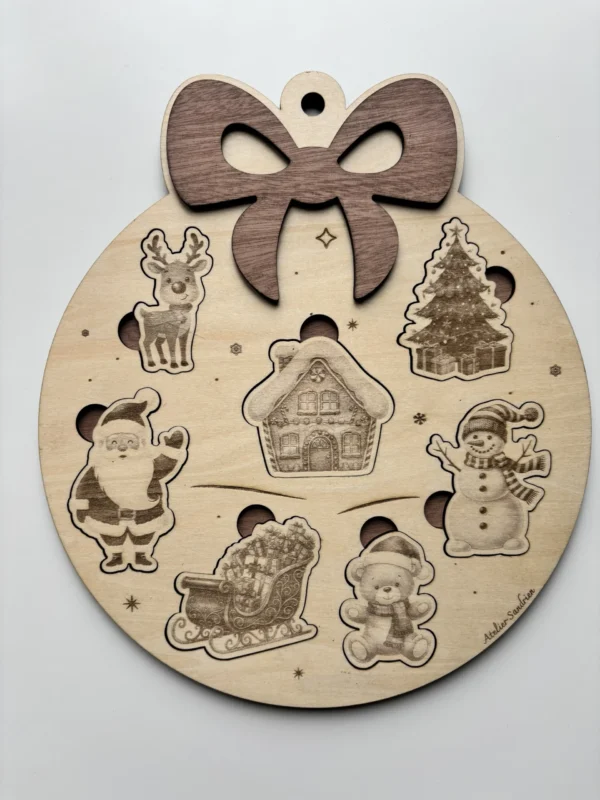 Puzzle en bois en forme de boule de noël