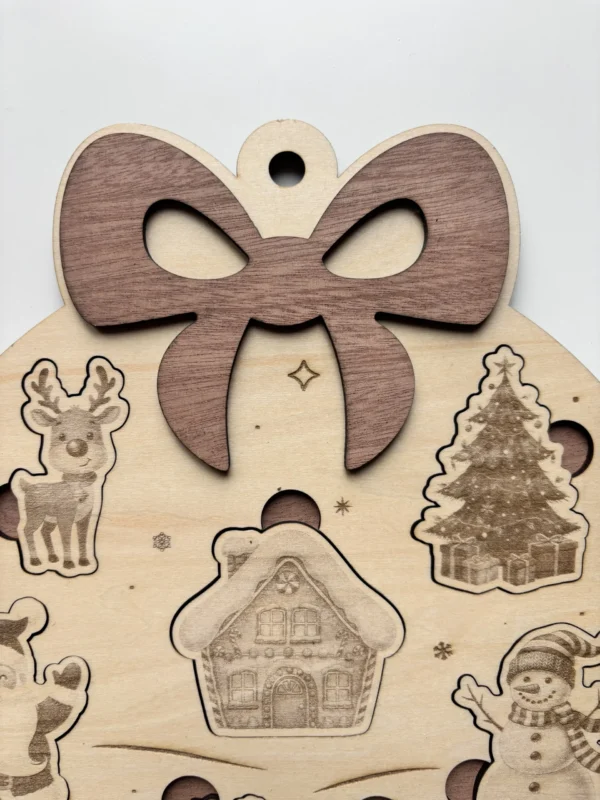 Puzzle en bois en forme de boule de noël - détail