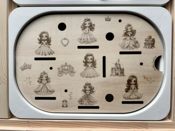 Insert sensoriel en bois - Les princesses