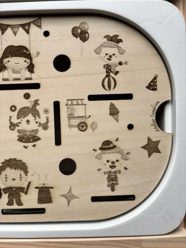 Insert sensoriel en bois - Le cirque