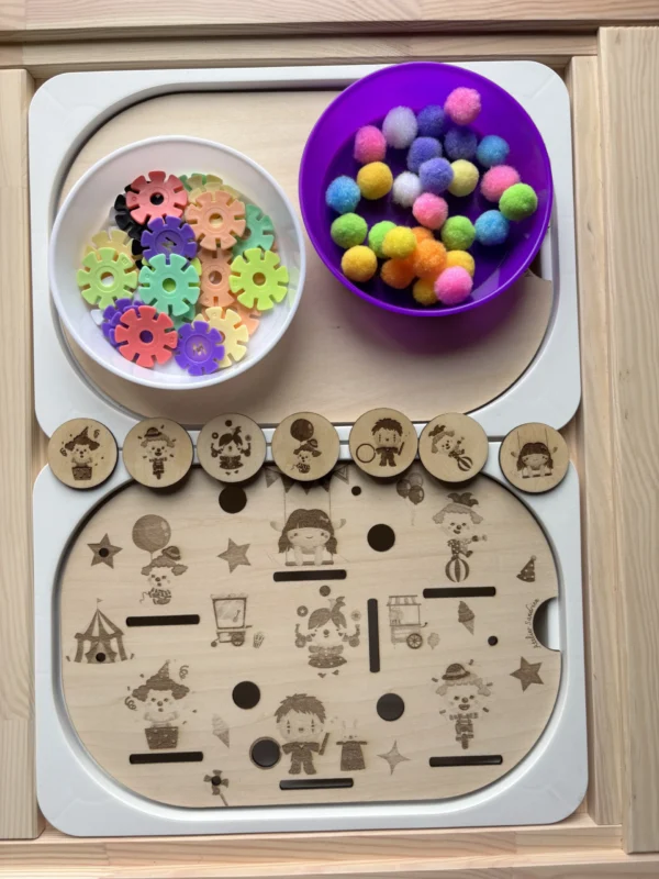 Insert sensoriel en bois - Le cirque