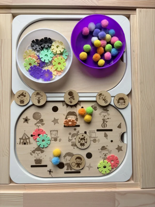 Insert sensoriel en bois - Le cirque