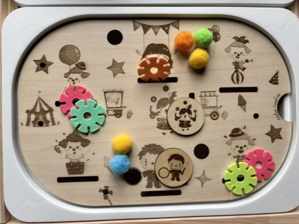 Insert sensoriel en bois - Le cirque