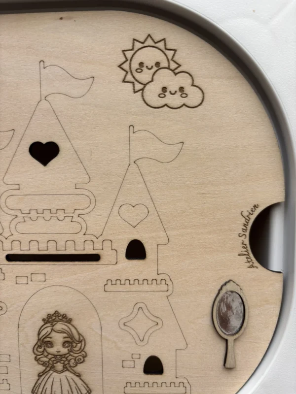 Insert sensoriel en bois - Château enchanté