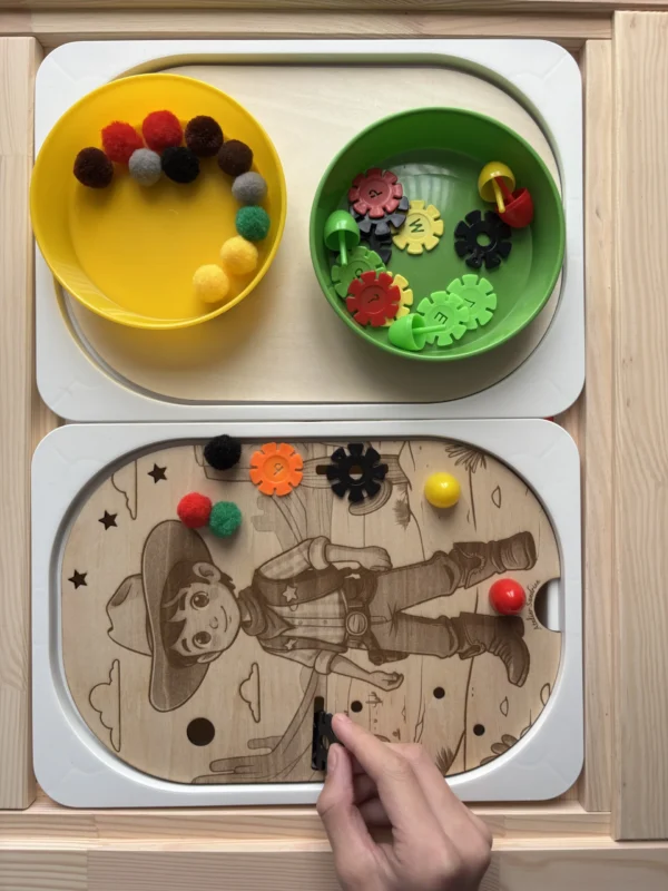 Insert sensoriel en bois - Le cow-boy