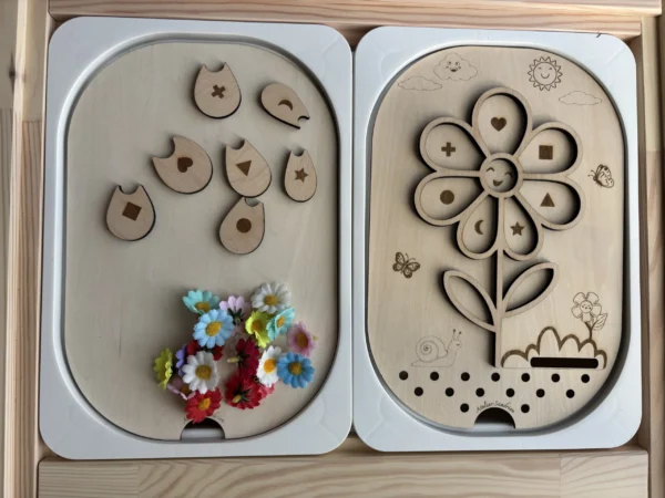 Insert sensoriel en bois - Fleur de tri et de formes
