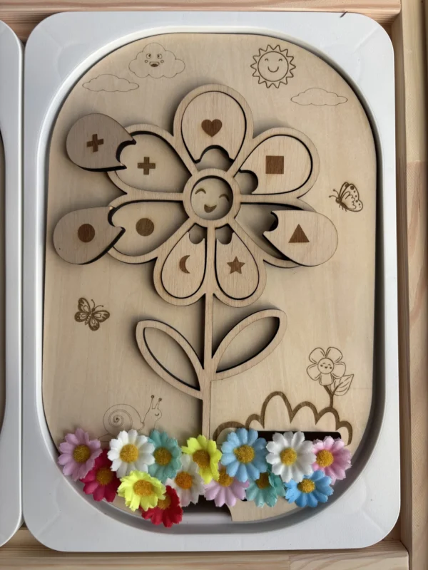 Insert sensoriel en bois - Fleur de tri et de formes