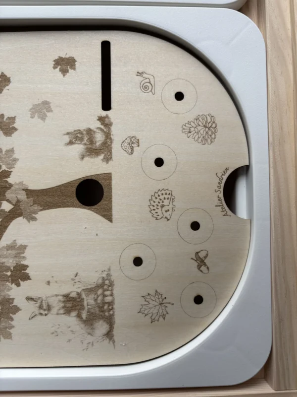 Insert sensoriel en bois - Arbre à feuilles (scratch)