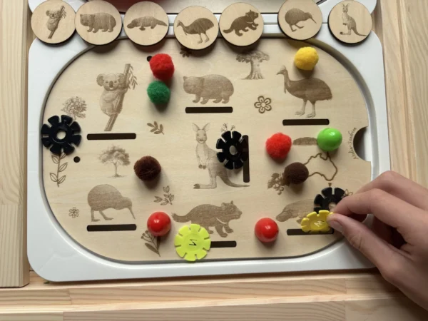 Insert sensoriel en bois animaux Australie main et accessoires