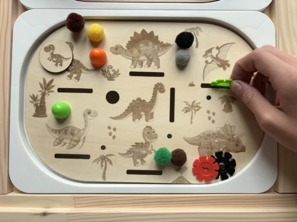 Insert sensoriel dinosaures en bois  - version illustrée
