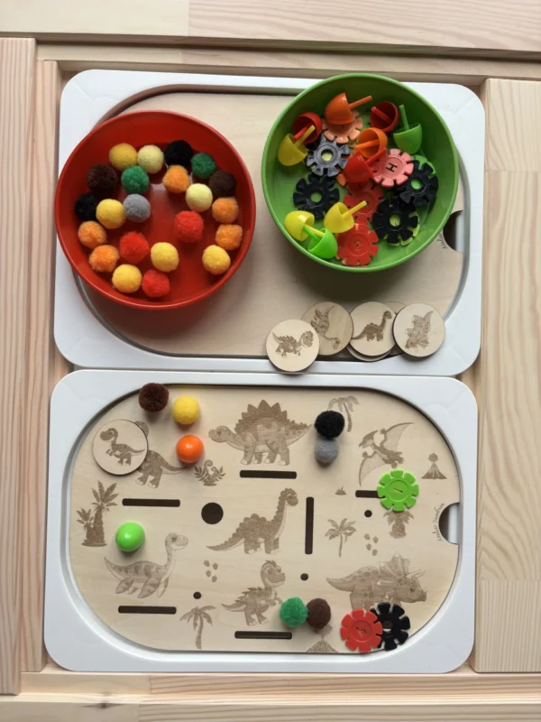 Insert sensoriel dinosaures en bois  - version illustrée