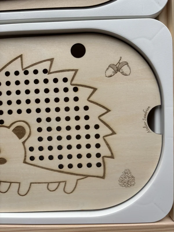 Insert sensoriel en bois - Hérisson à trous