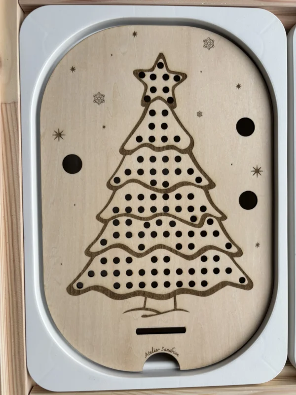 Insert sensoriel en bois - Sapin de Noël à trous
