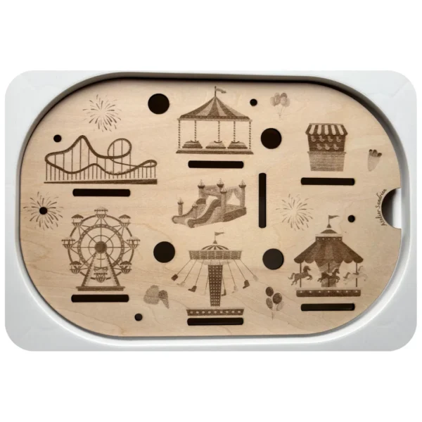 insert sensoriel en bois fête foraine avec manèges, grande roue et attractions pour jeu d’exploration enfant