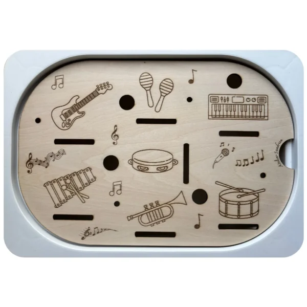 Insert sensoriel en bois sur le thème de la musique avec instruments (guitare, tambour, trompette, maracas) pour jeux d’association et de vocabulaire