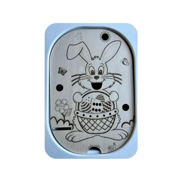 Insert sensoriel en bois représentant un lapin de Pâques avec panier d’œufs, jeu de tri et de motricité fine pour enfants