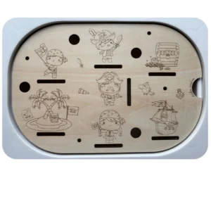 Insert sensoriel en bois thème pirates avec bateaux, coffre au trésor et personnages marins