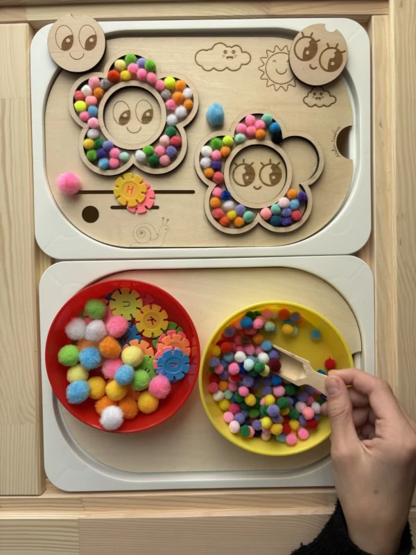 Insert sensoriel en bois - 2 marguerites