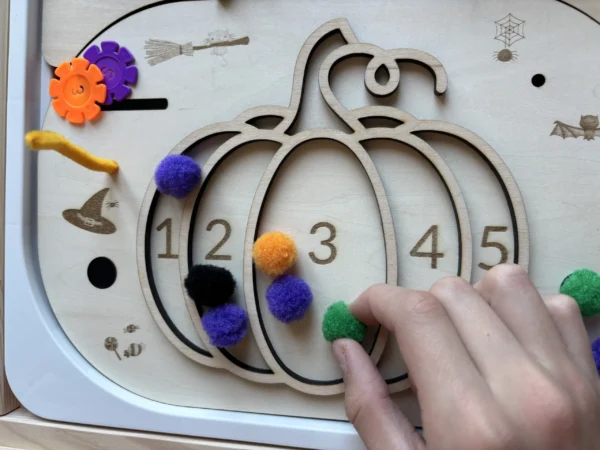 Insert sensoriel en bois - Compter avec la citrouille Halloween