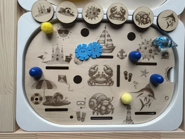 Insert sensoriel en bois - Univers plage-château de sable-crabes