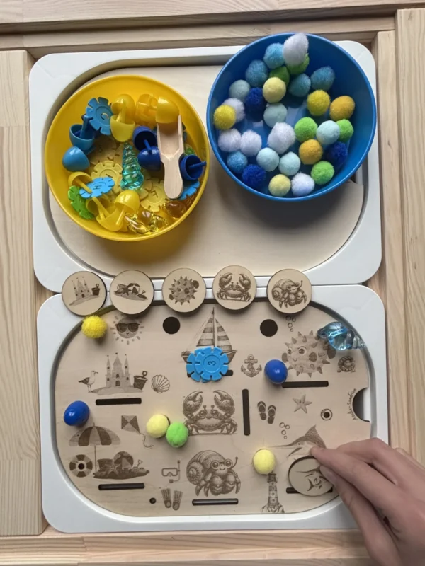 Insert sensoriel en bois - Univers plage-château de sable-crabes