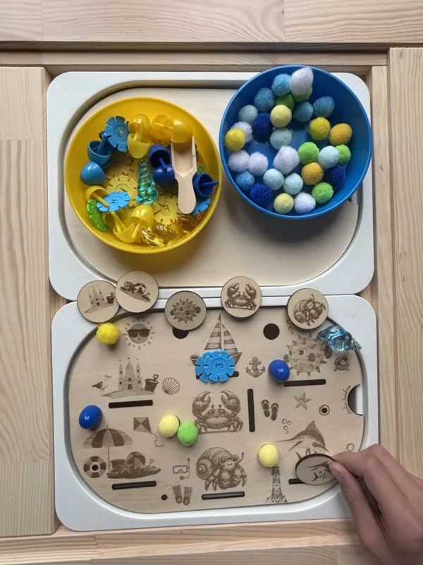 Insert sensoriel en bois - Univers plage-château de sable-crabes