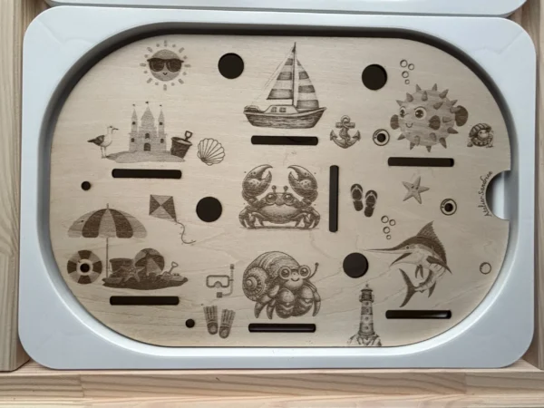 Insert sensoriel en bois - Univers plage-château de sable-crabes