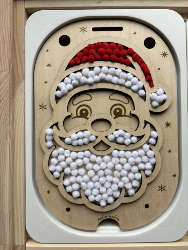 Insert sensoriel en bois Père Noël rempli de pompons pour motricité fine et jeu de Noël