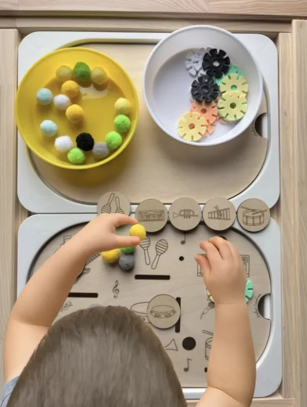 Insert sensoriel en bois - Découverte des sons et instruments