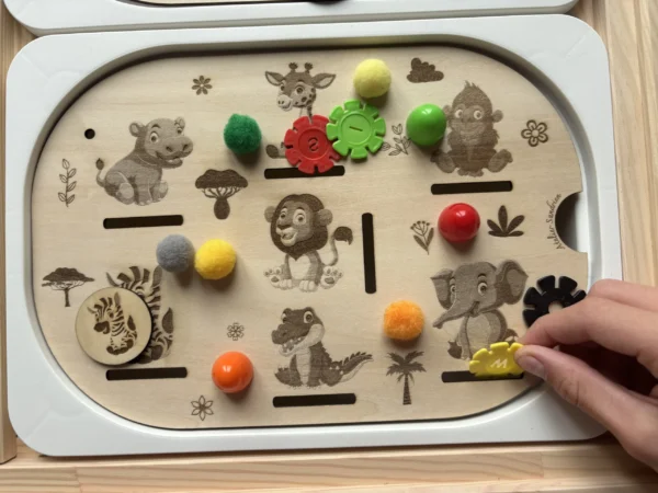 Insert sensoriel en bois - Savane (version illustrée)