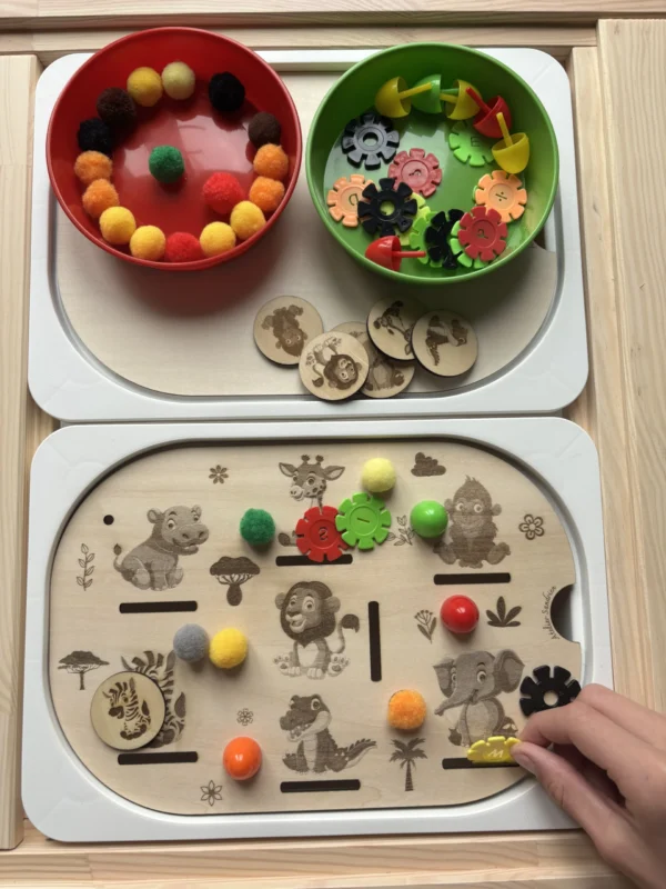 Insert sensoriel en bois - Savane (version illustrée)