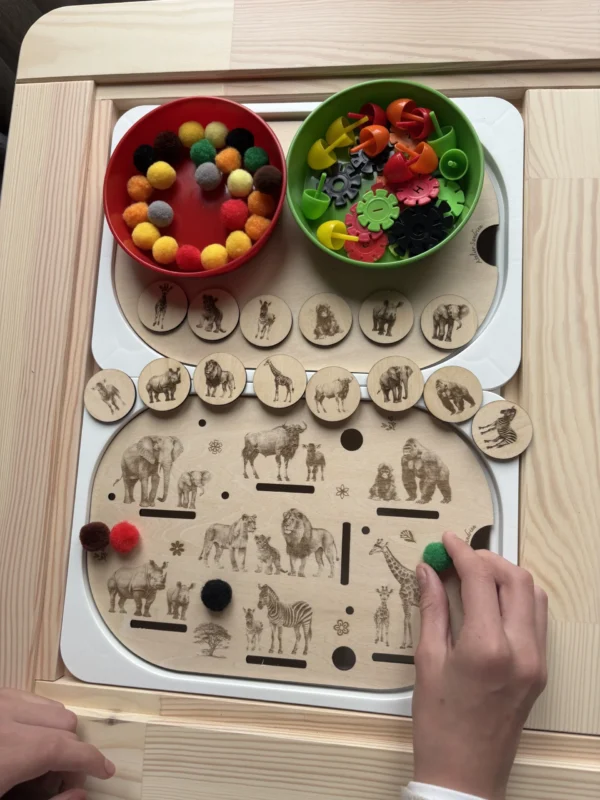 Insert sensoriel en bois - Savane africaine