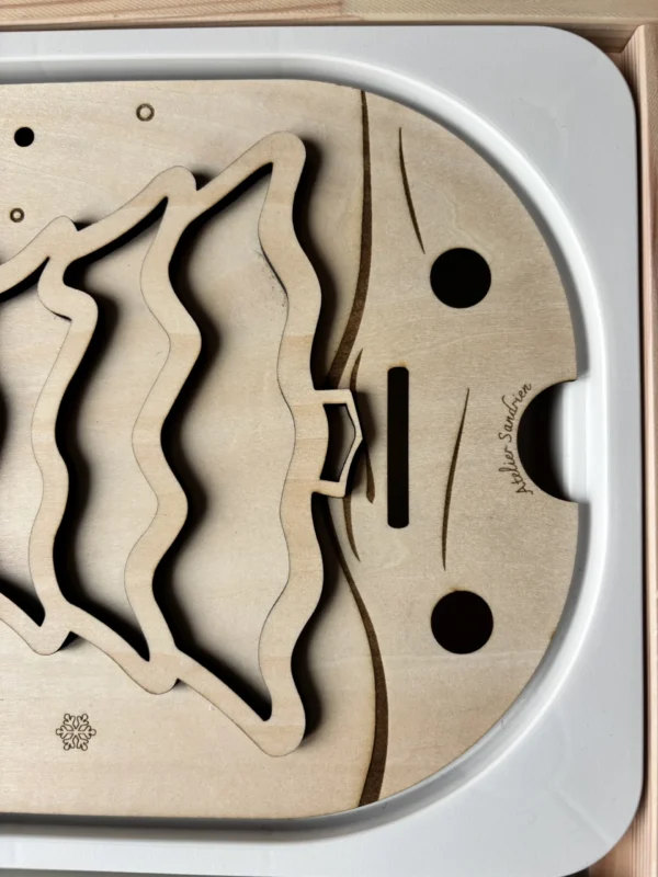 Insert sensoriel en bois - Sapin de Noël à remplir