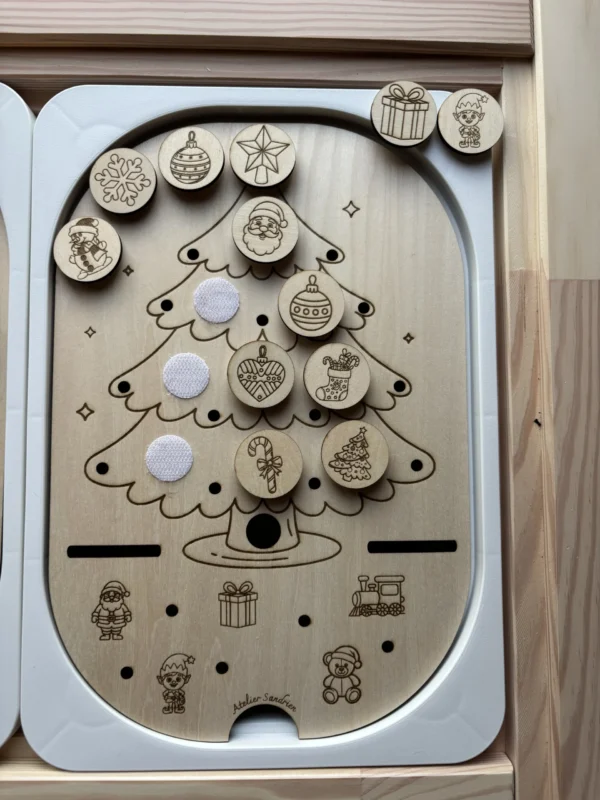 Insert sensoriel en bois - sapin de noël avec jeton scratch