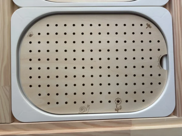 Insert sensoriel en bois avec trous picots plaque entière