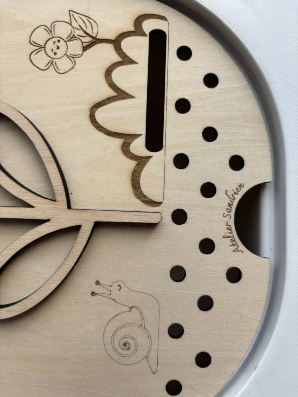 Insert sensoriel en bois - Fleur de tri et de formes