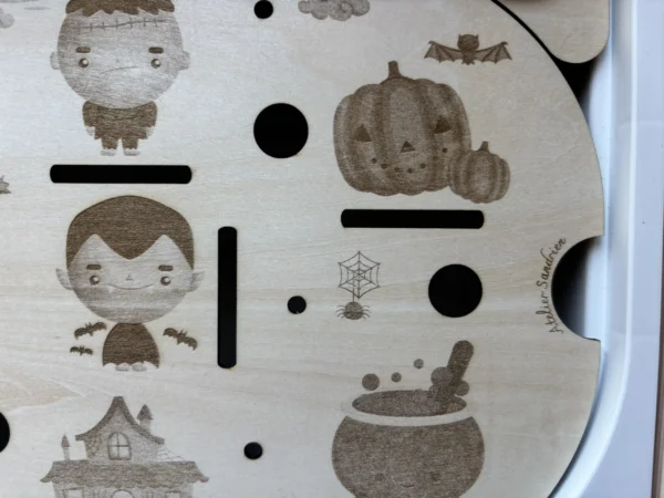 Insert sensoriel en bois - Personnages et objets d'Halloween