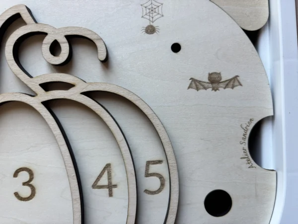 Insert sensoriel en bois - Compter avec la citrouille Halloween