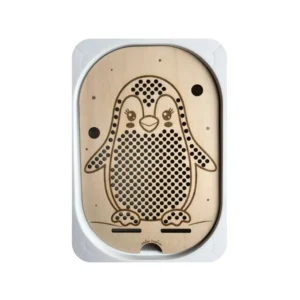 insert sensoriel en bois hiver pingouin avec petits trous à remplir sans accessoires